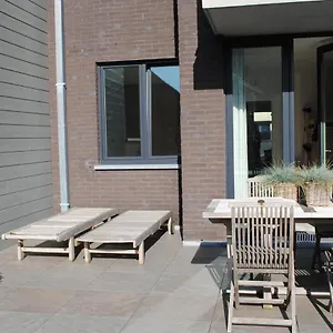 Modern, Gezellig Met Ruim Terras In Oostende